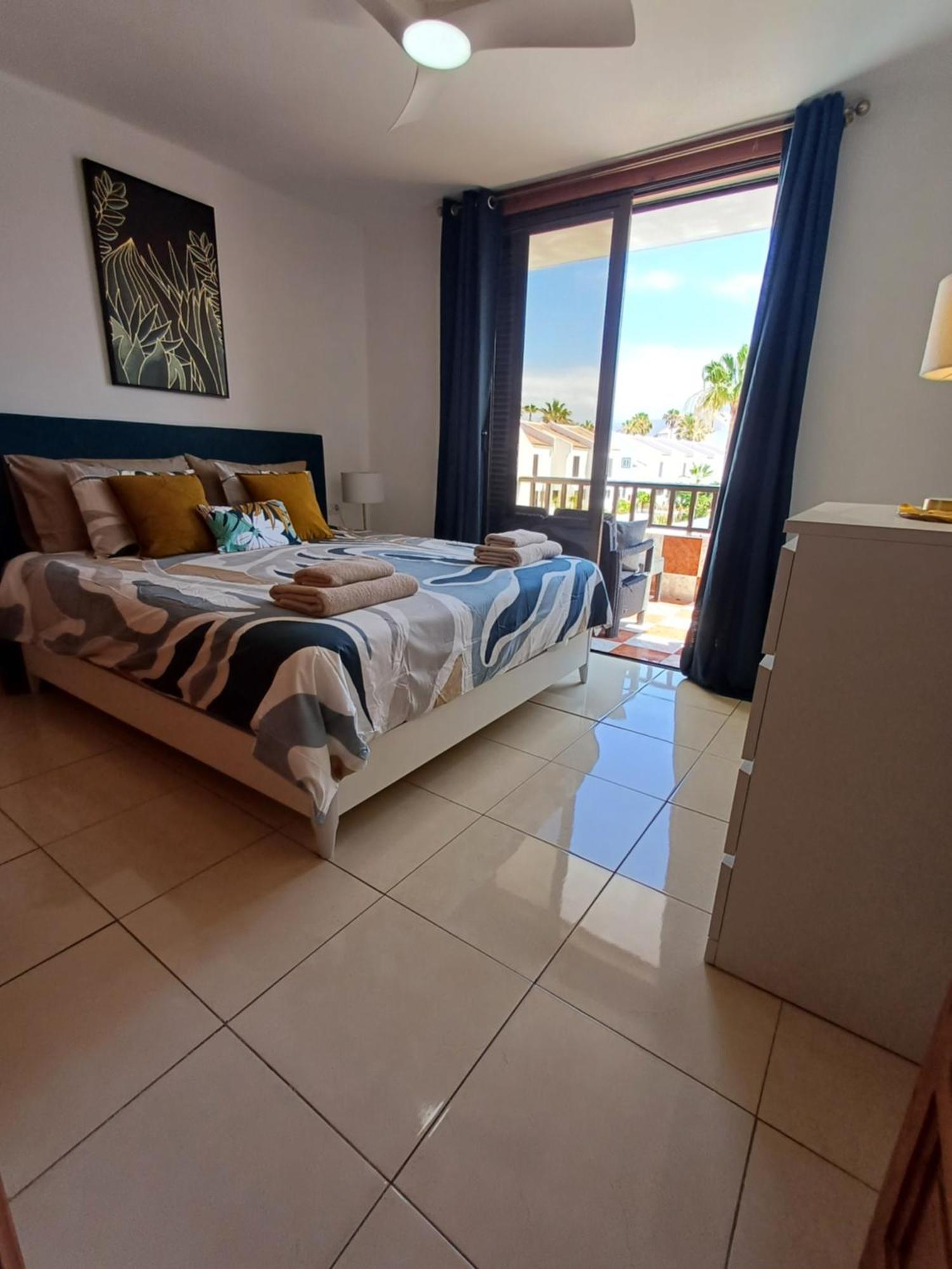 Parque Santiago I 242 By Tenerife & Sales * Playa de las Americas (Tenerife)